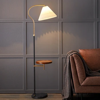 Скандинавски плиссированный под лампа разтегателен диван в хола в минималистичен американски лампа луксозен стил ins нощно шкафче за спалня и масичка за кафе Изображение
